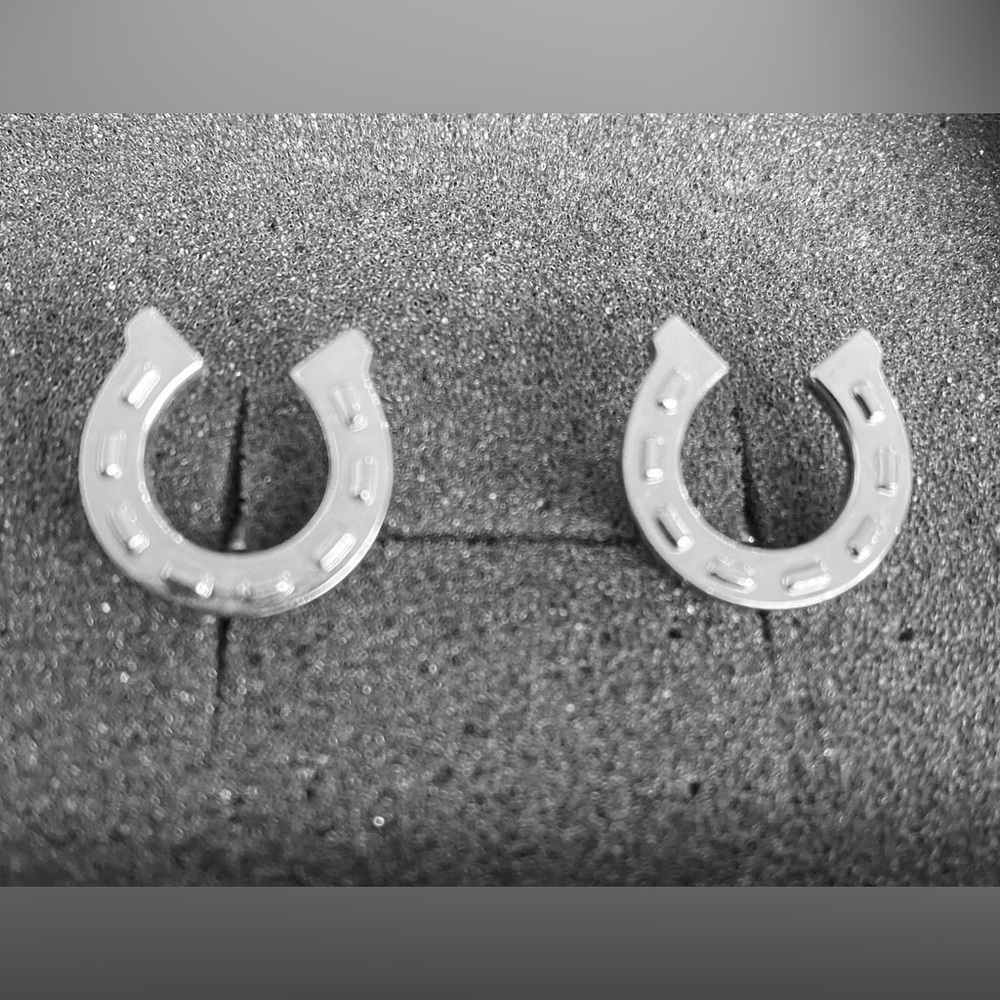 HorseShoe Cufflinks Silver, Lucky. Timeless gift for all occasions.